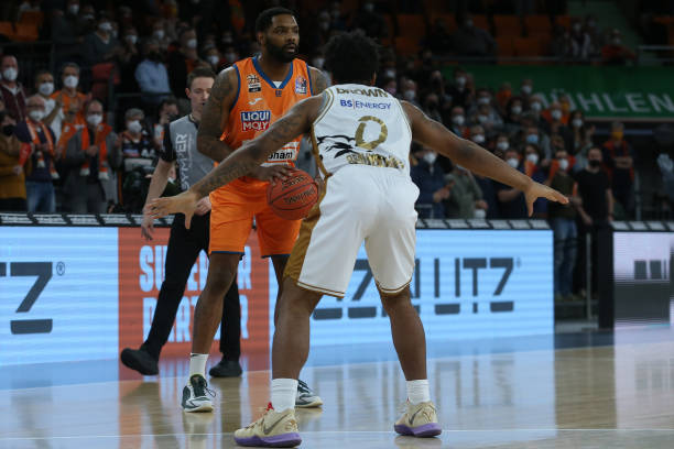 她不仅在技 她不仅在技