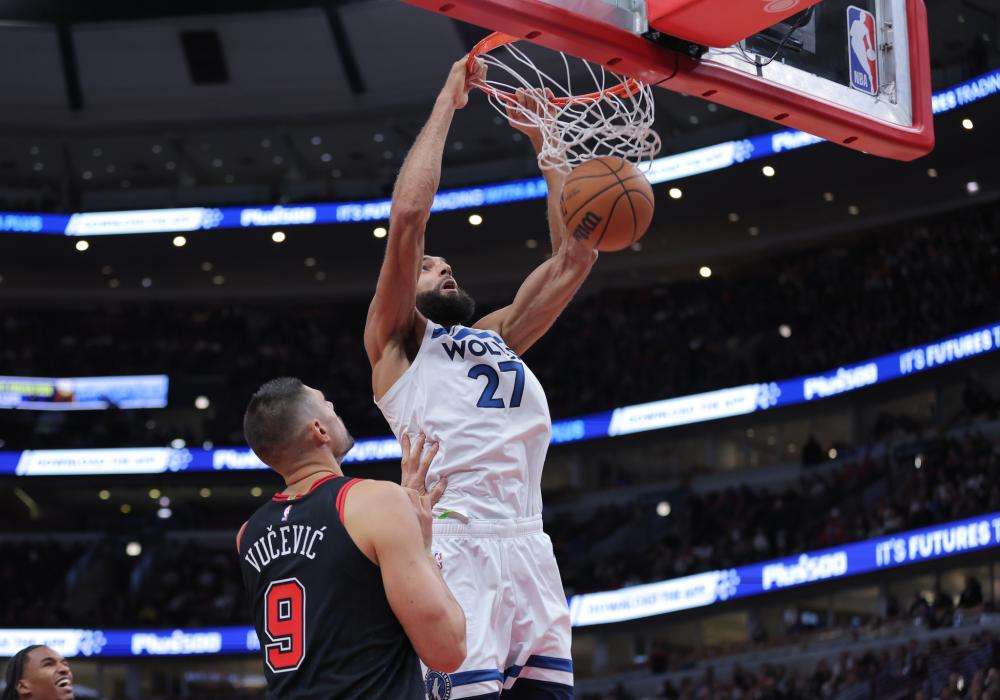 投入到中场 投入到中场